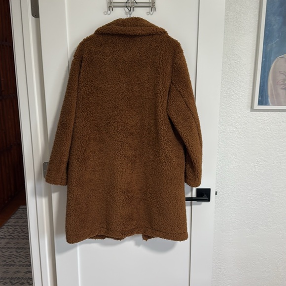 BNWOT Uniqlo Teddy Coat - Picture 4 of 6